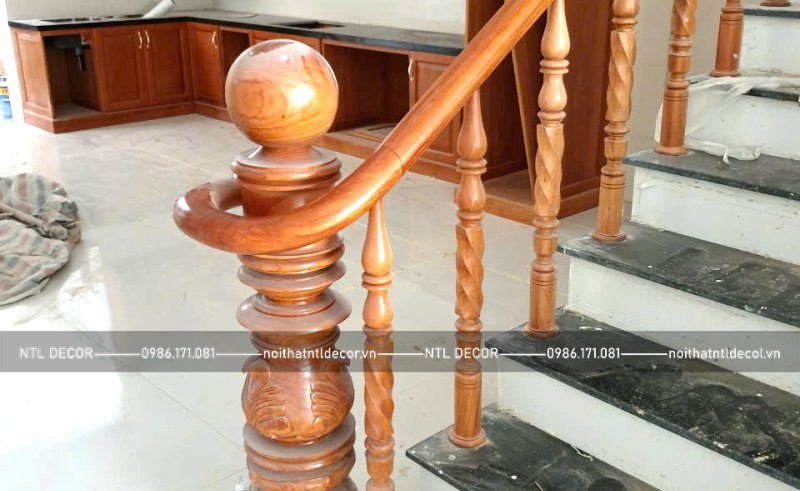 Thi công cầu thang gỗ tự nhiên chất lượng tại Sài Gòn